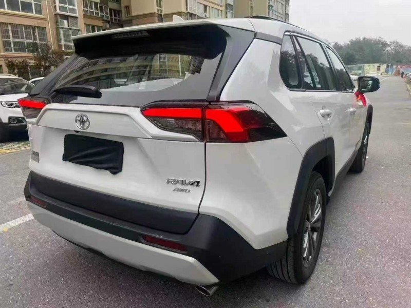 安阳25年丰田RAV4荣放7