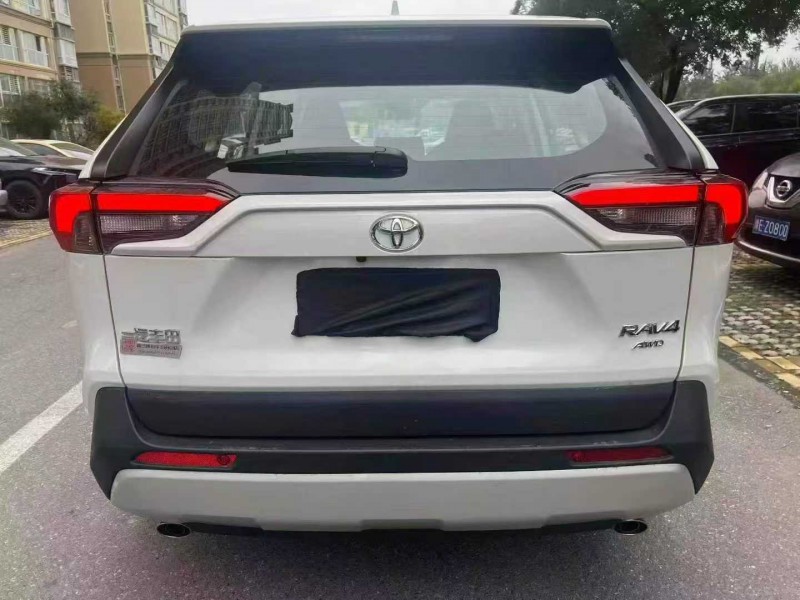 安阳25年丰田RAV4荣放9