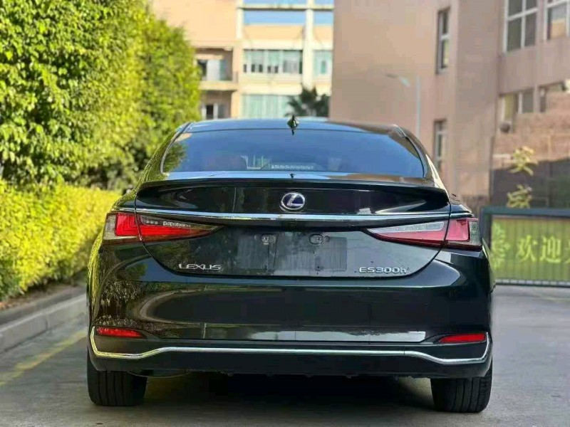 莆田21年雷克萨斯ES7