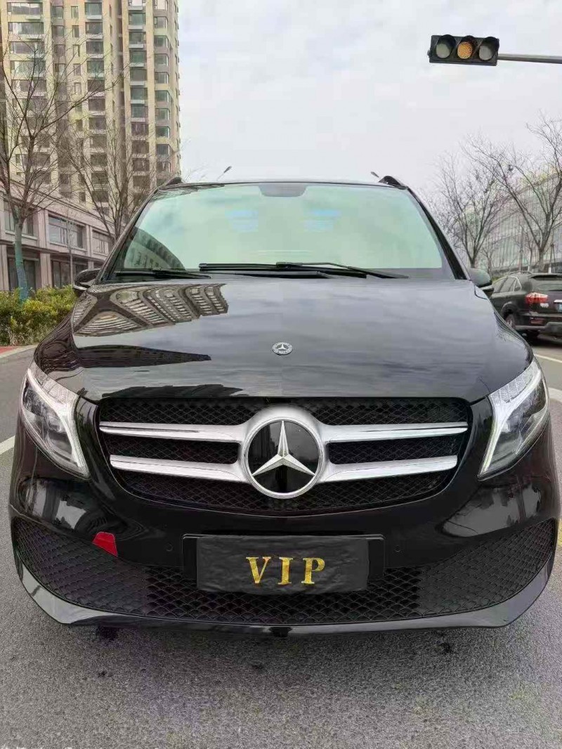淄博18年奔驰威霆1