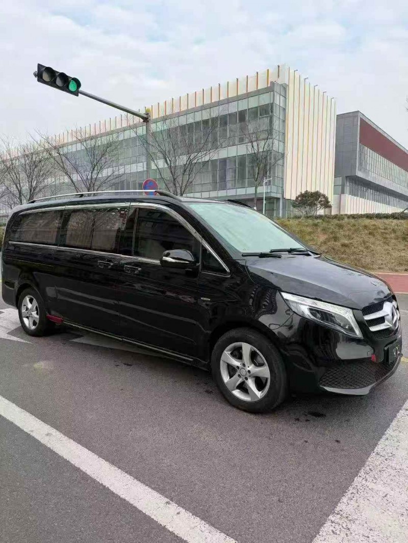 淄博18年奔驰威霆2