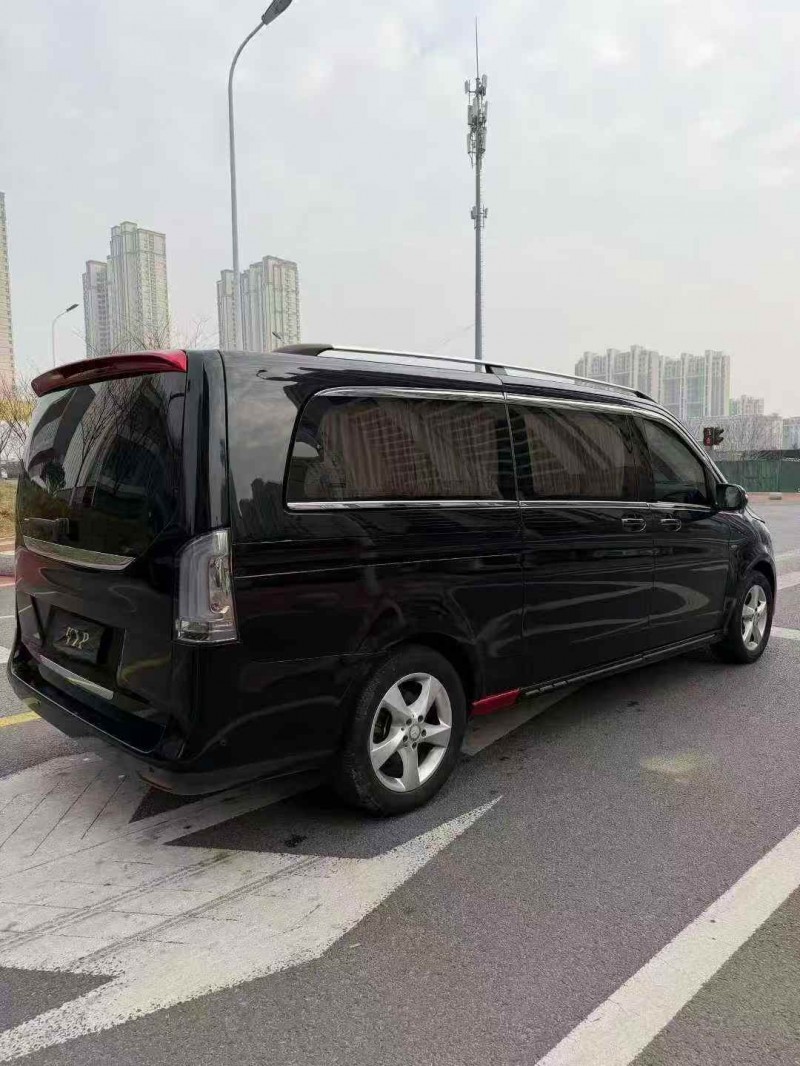 淄博18年奔驰威霆4