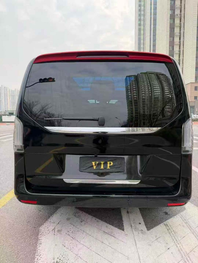 淄博18年奔驰威霆9