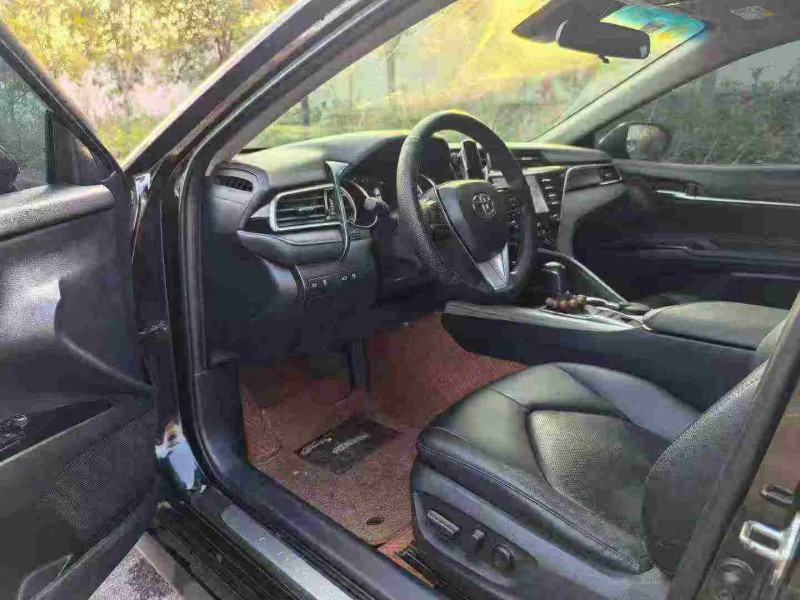 宜昌18年丰田凯美瑞4