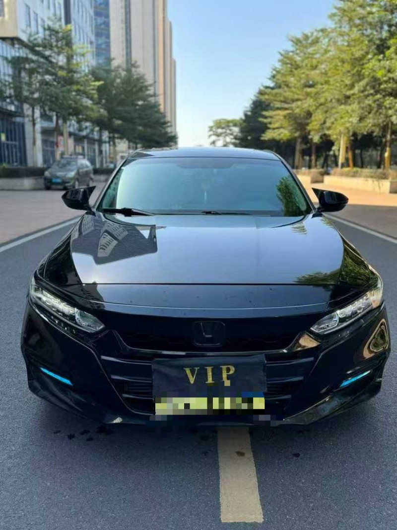 汕头19年本田雅阁1