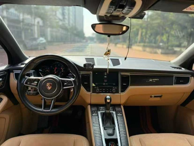 珠海17年保时捷Macan4