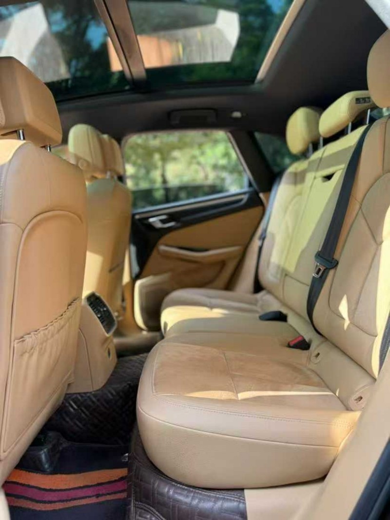 珠海17年保时捷Macan5