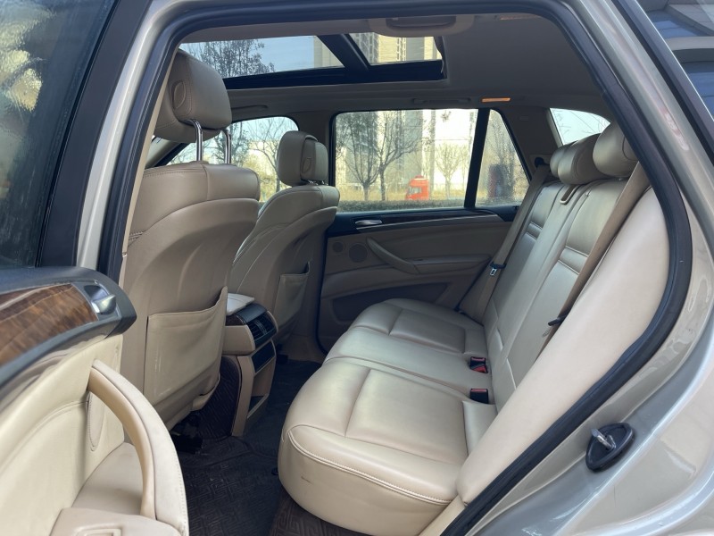 济宁11年宝马X55