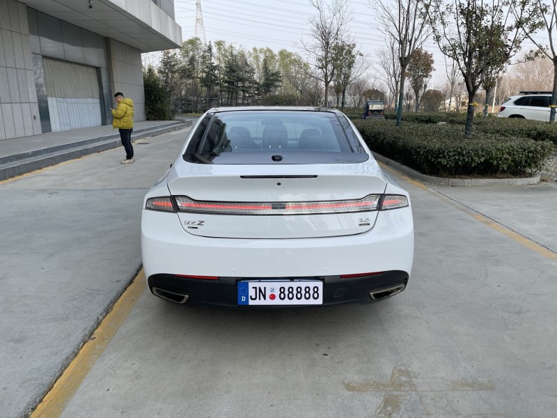 济宁15年林肯MKZ9