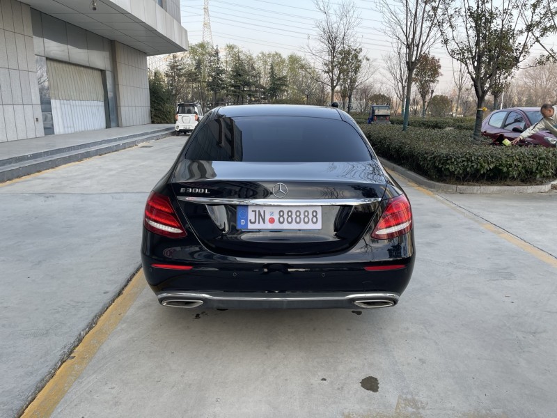 东营18年奔驰E9