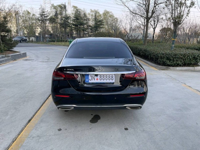 济宁20年奔驰E9