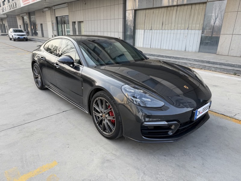 济宁21年保时捷帕拉梅拉3