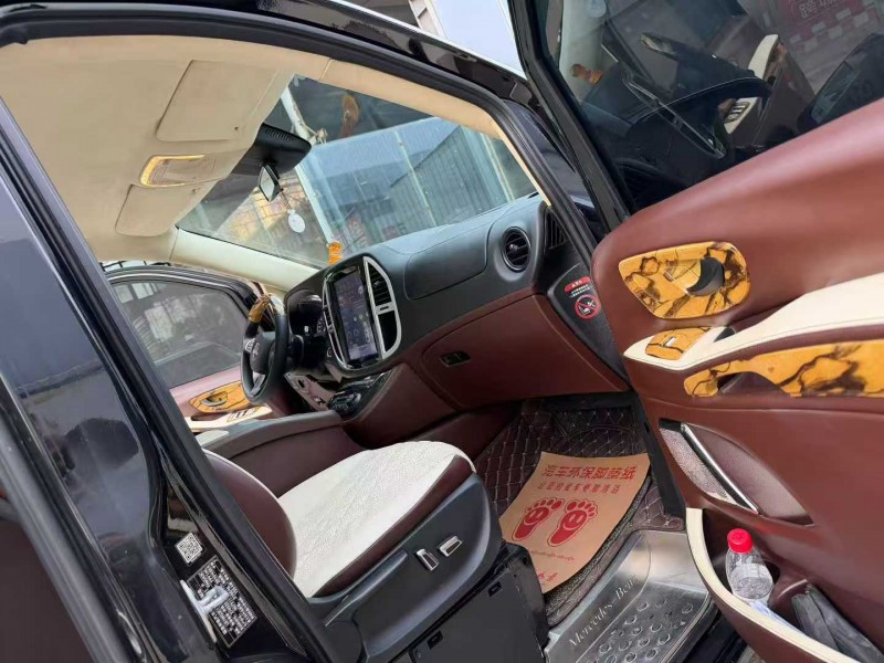 徐州19年奔驰威霆6