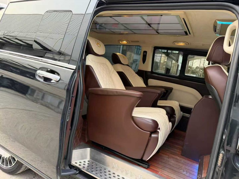 徐州19年奔驰威霆8