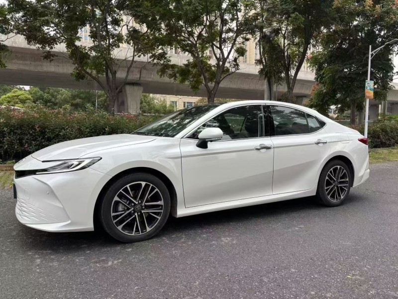 襄阳25年丰田凯美瑞8