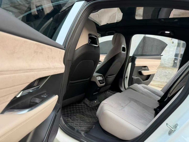 徐州25年马自达EZ68