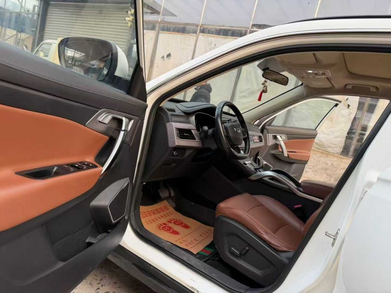 徐州21年吉利博越4