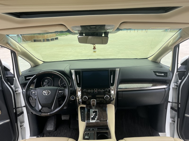 徐州22年丰田威尔法4