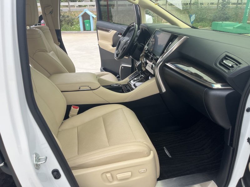 徐州22年丰田威尔法5