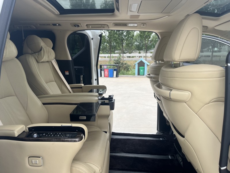 徐州22年丰田威尔法6