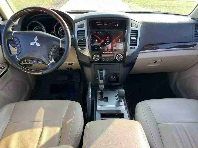 临沂20年三菱帕杰罗6