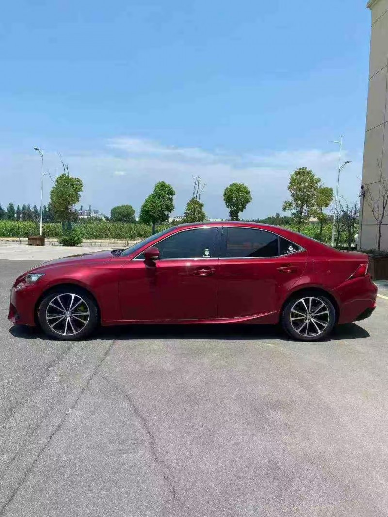 襄阳14年雷克萨斯IS5