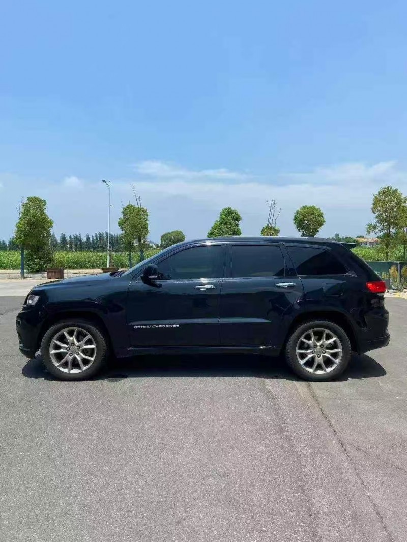 襄阳15年Jeep大切诺基6