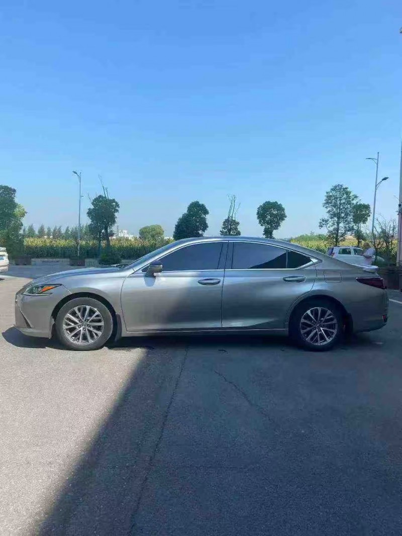 襄阳22年雷克萨斯ES4