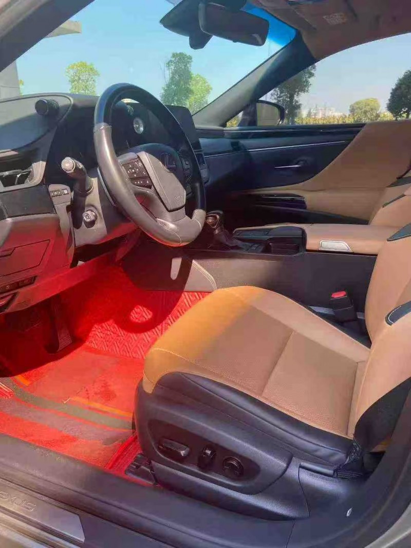 襄阳22年雷克萨斯ES5