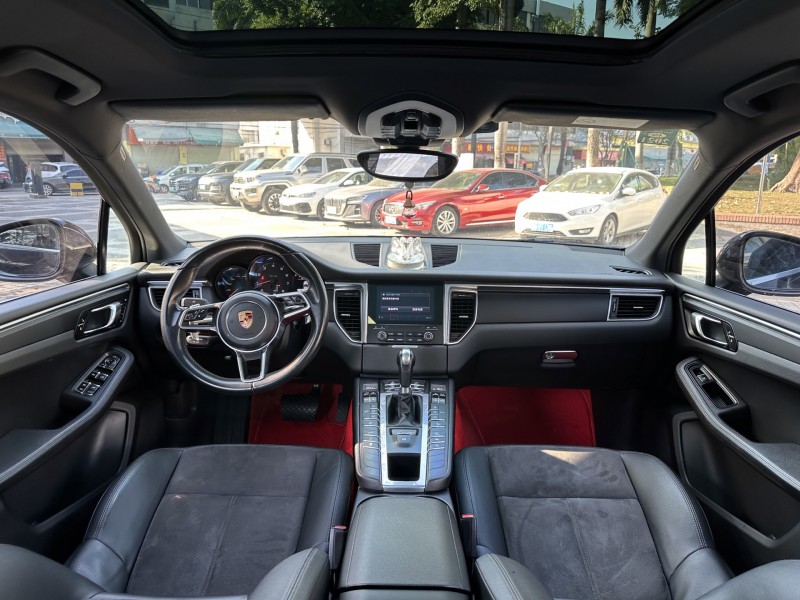 东莞17年保时捷Macan4