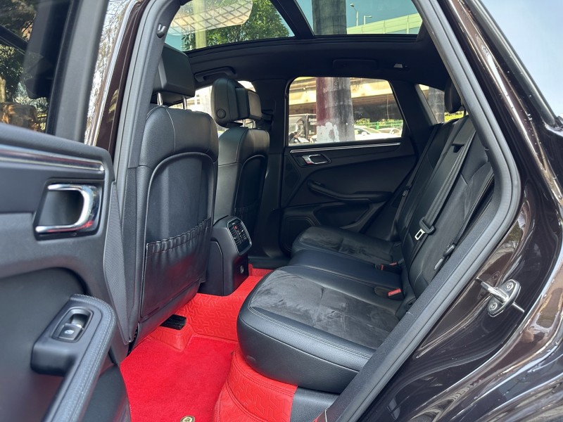 东莞17年保时捷Macan5