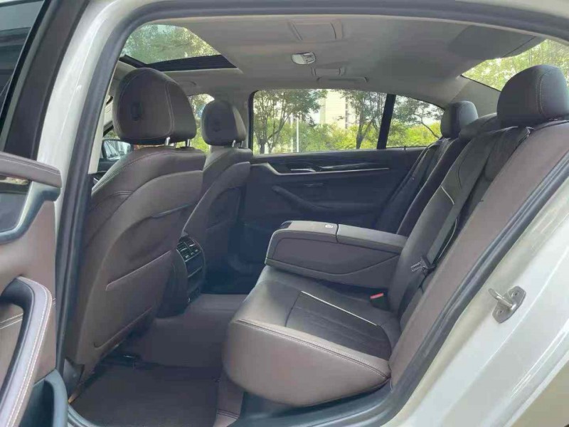 济宁21年宝马5系5