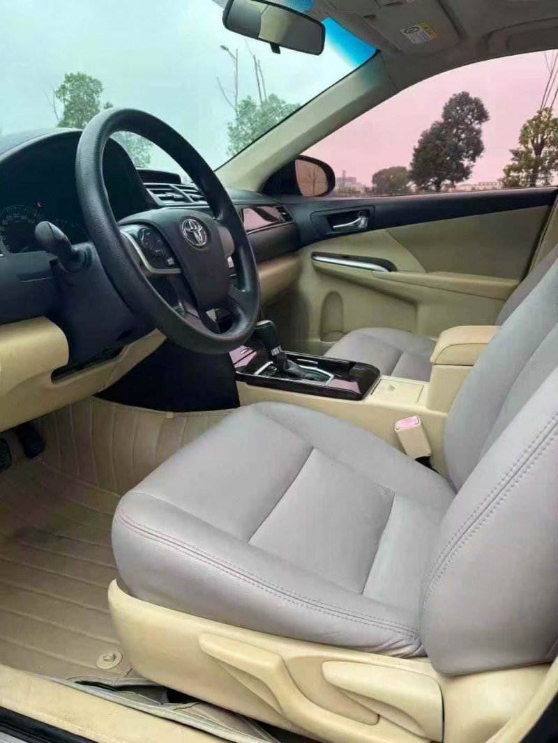 襄阳18年丰田凯美瑞5