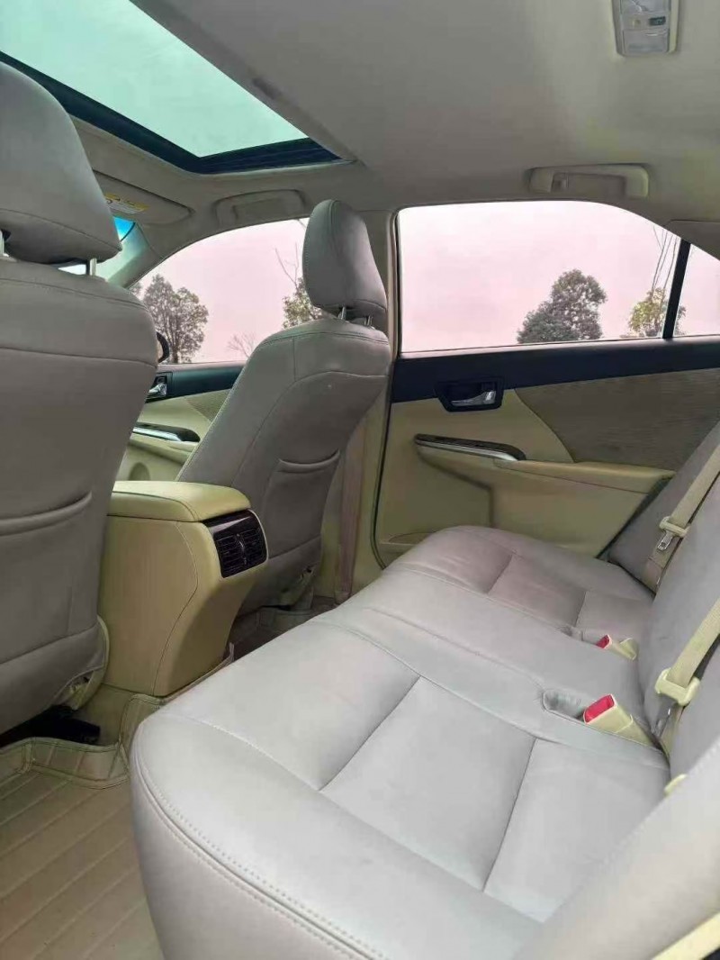 襄阳18年丰田凯美瑞6