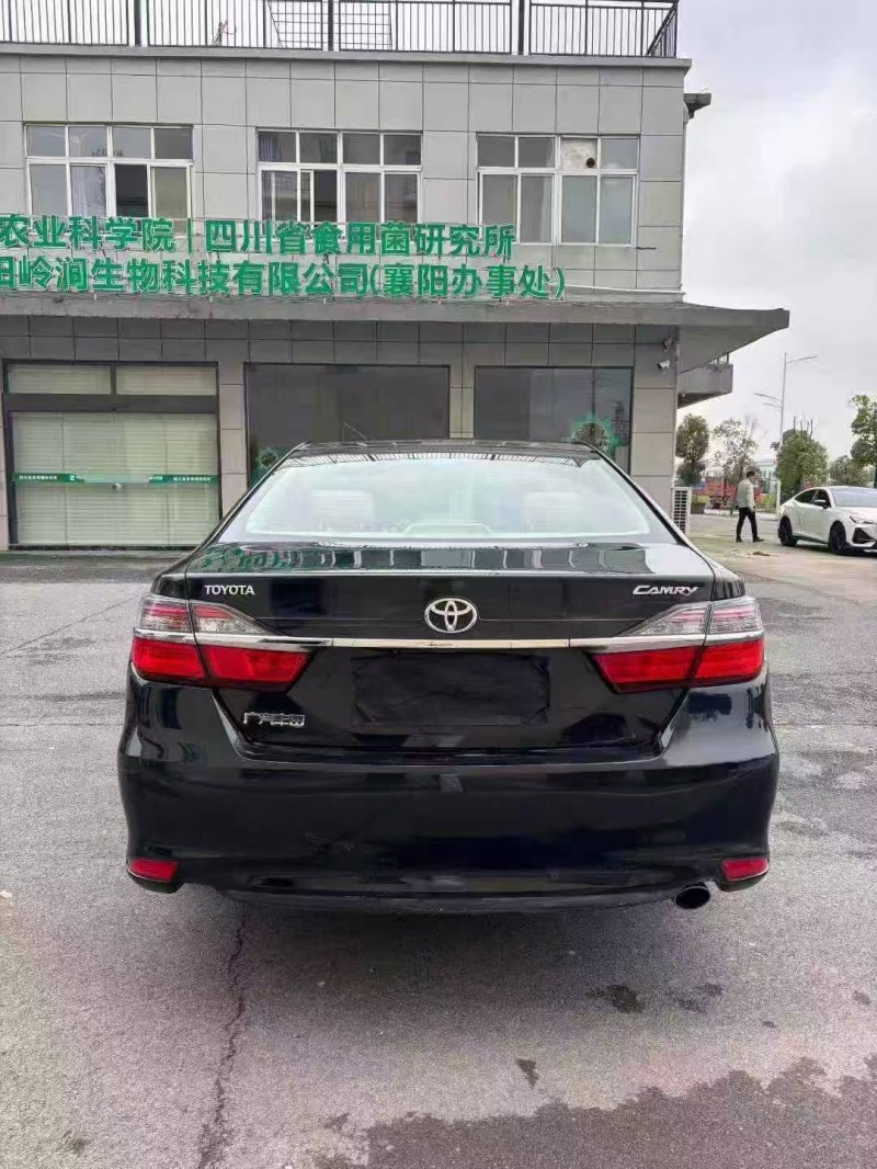 襄阳18年丰田凯美瑞9