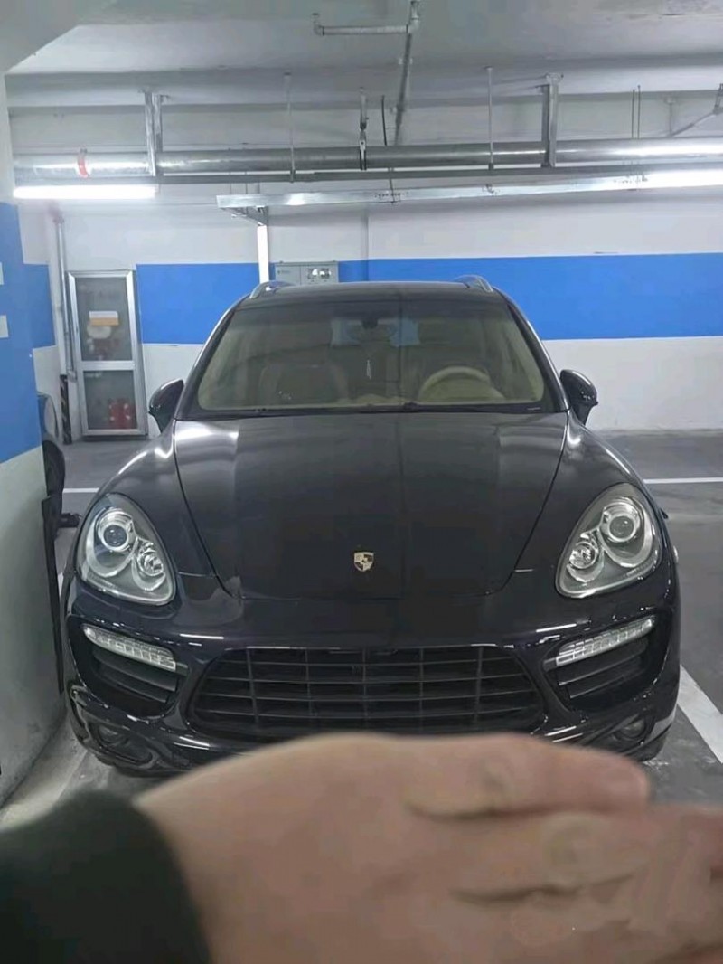 沈阳14年保时捷卡宴1