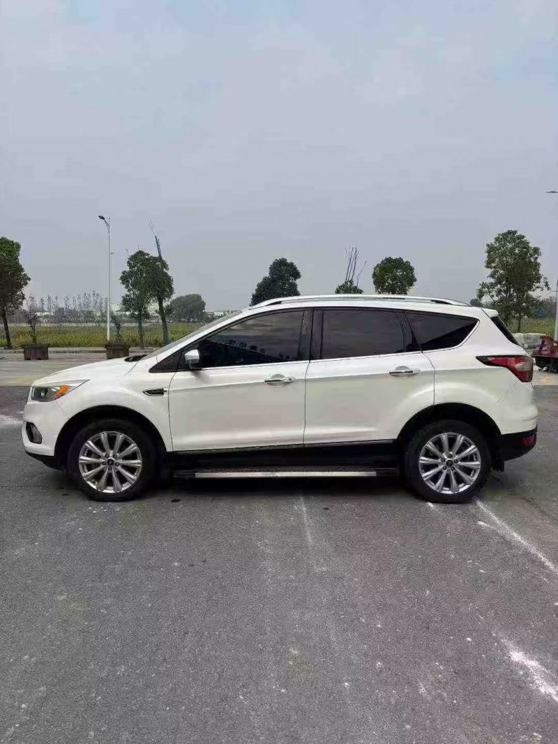 襄阳17年福特翼虎3