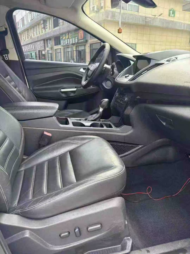 襄阳17年福特翼虎8