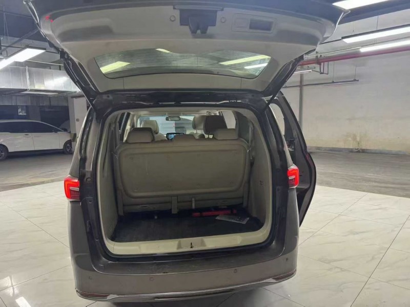 成都22年别克GL86