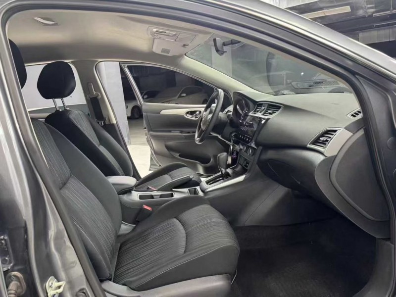 成都24年日产轩逸3