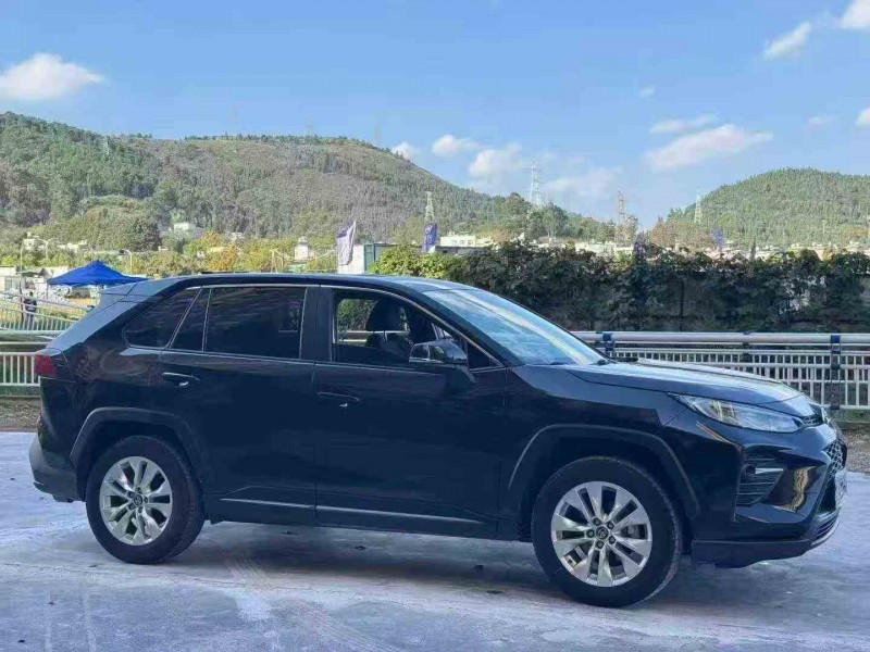 保山22年丰田威兰达3