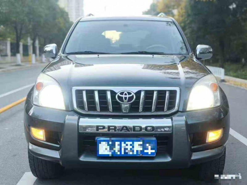 昭通09年丰田普拉多1