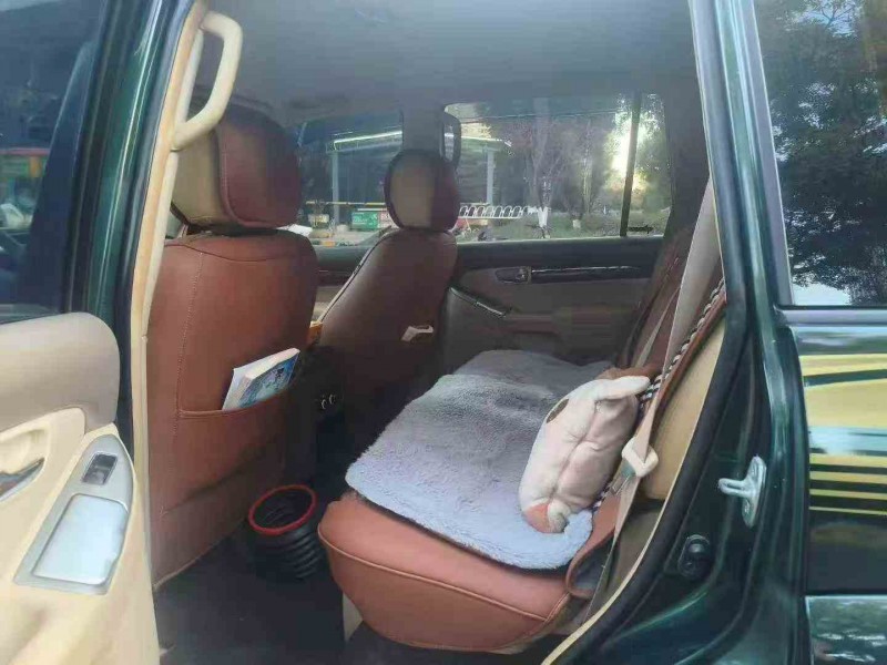 昭通09年丰田普拉多3