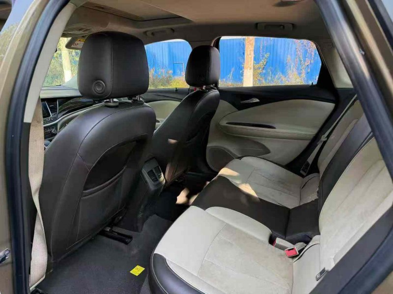 徐州16年别克威朗8