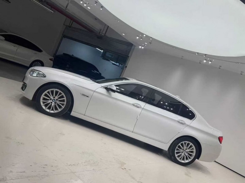 成都15年宝马5系3