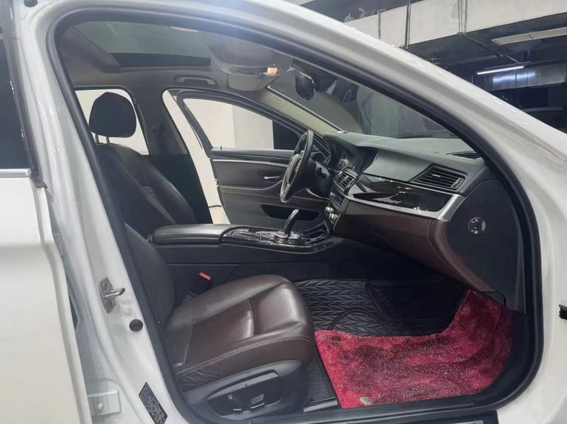 成都15年宝马5系4