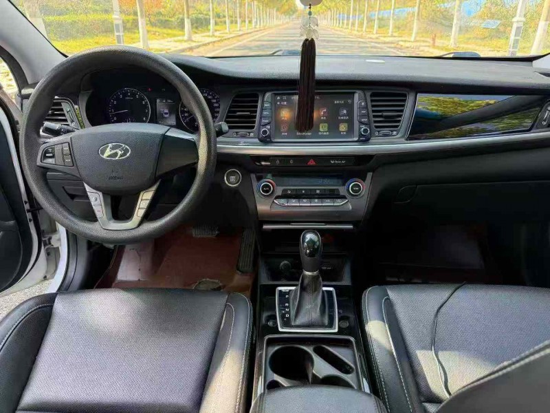 徐州18年现代名图8