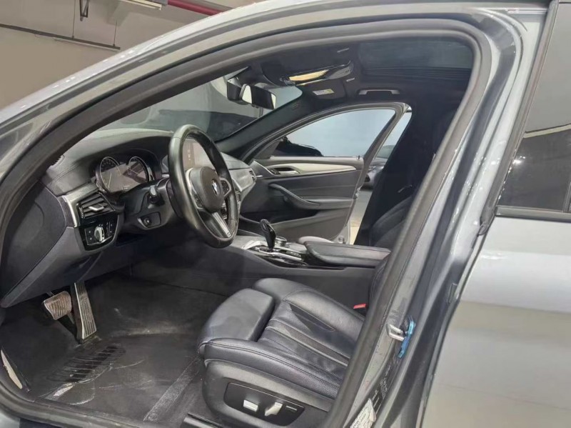 成都18年宝马5系4