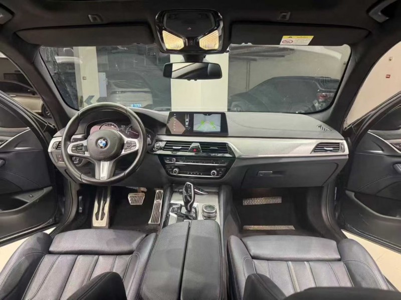 成都18年宝马5系8