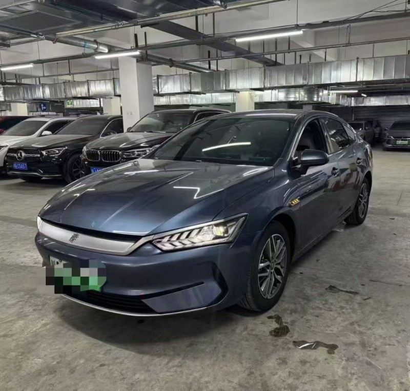 成都24年比亚迪秦3